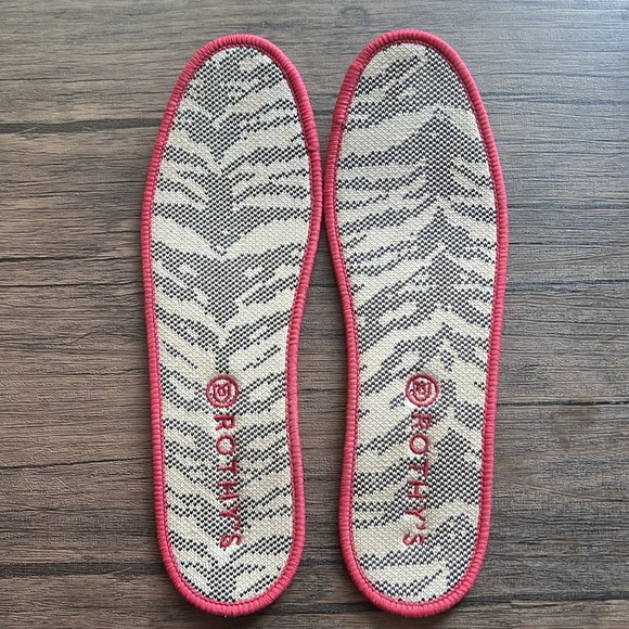 Worn Once Rothy’s Maritime Tiger Sneakers! - Picture 11 of 13